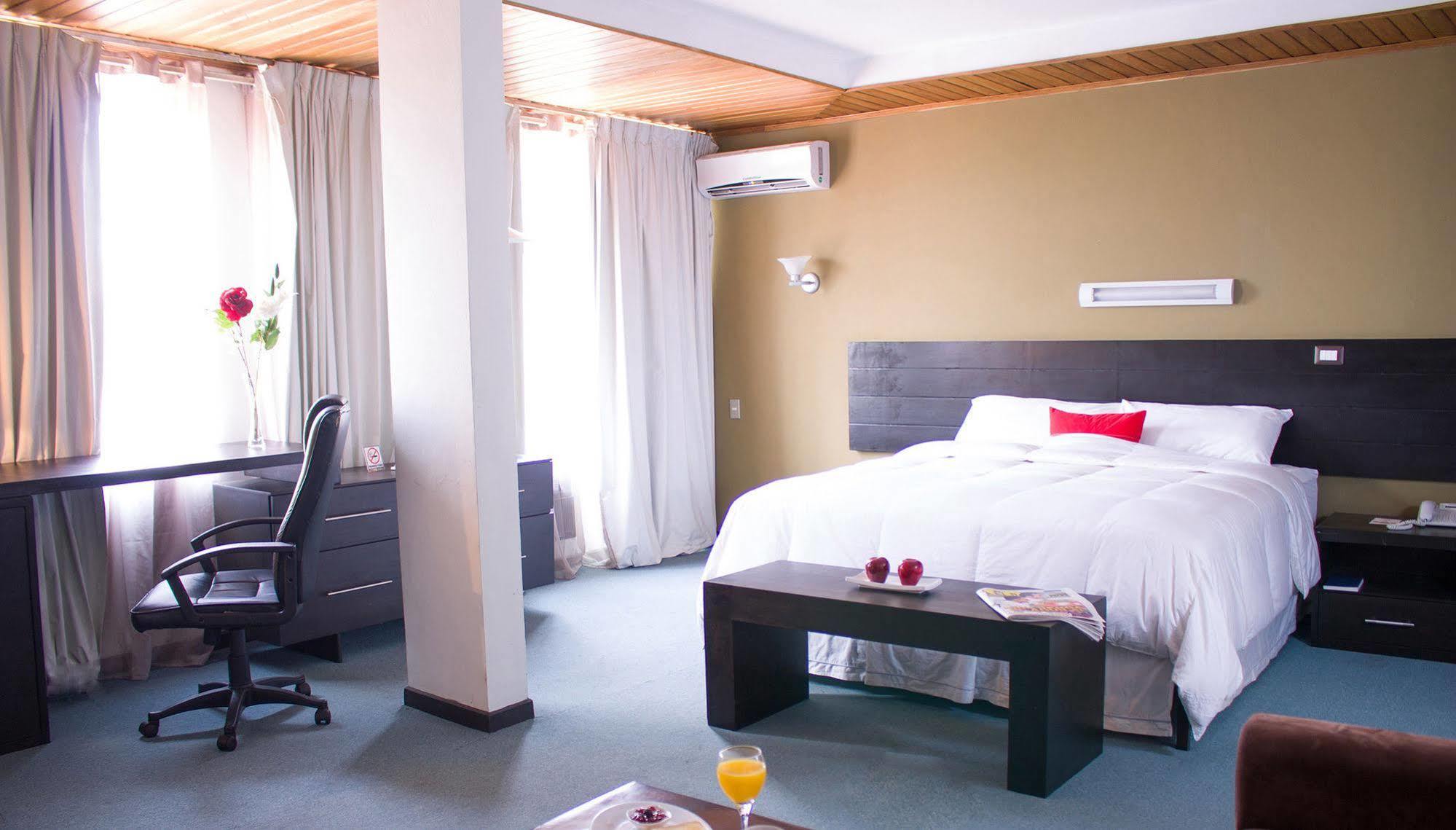 Hotel Ramada Inn San Salvador Ngoại thất bức ảnh